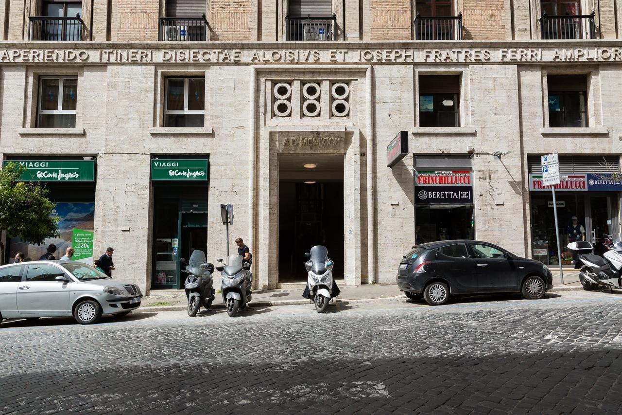 Prestigious Apartment Via Barberini Rome Extérieur photo